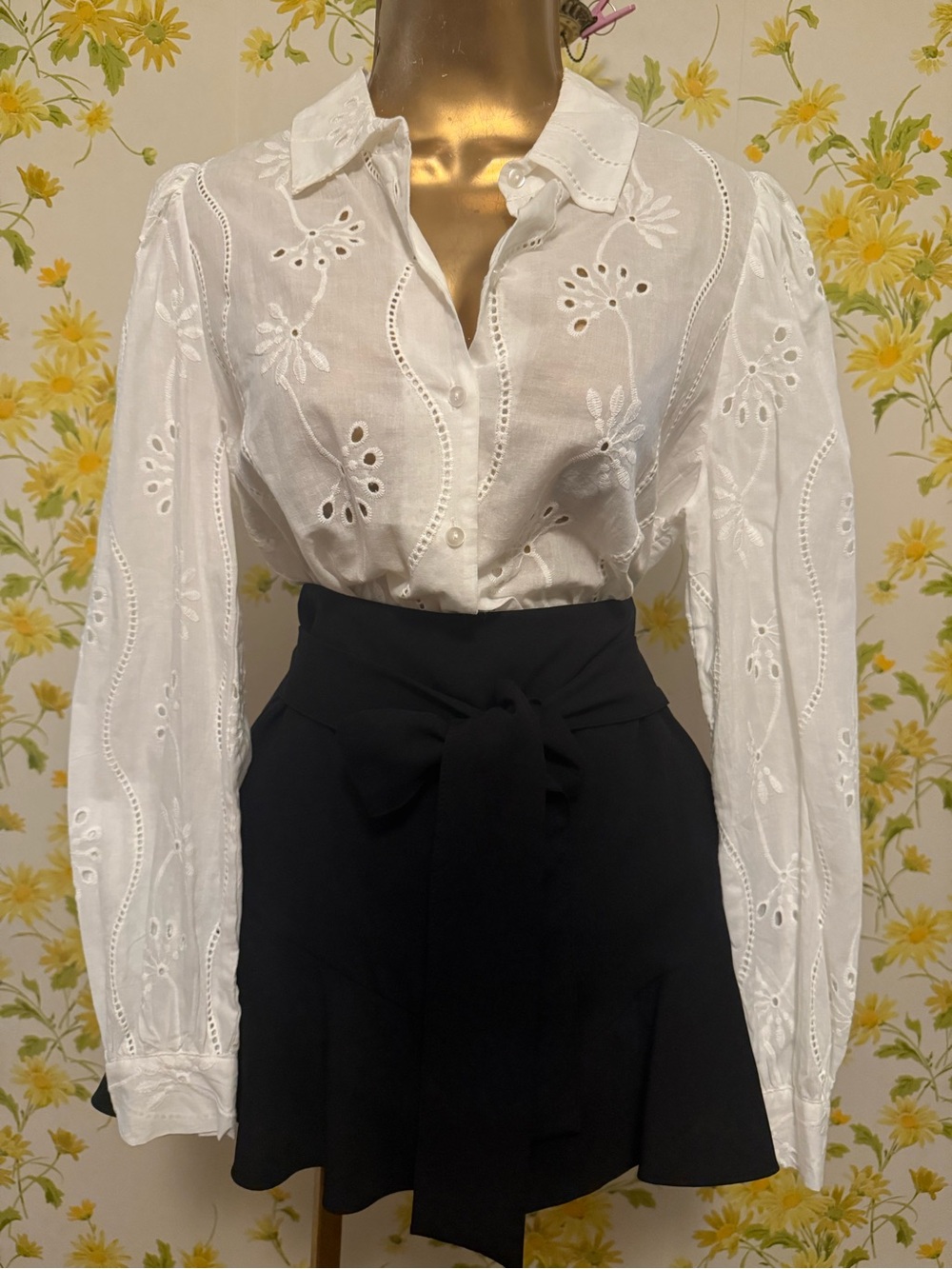 Ovi boho White Eyelet Button-Up Blouse size M - Picture 8 of 13